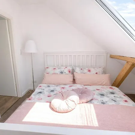 Huus An't Koornfeld Dachgeschoss דירה *